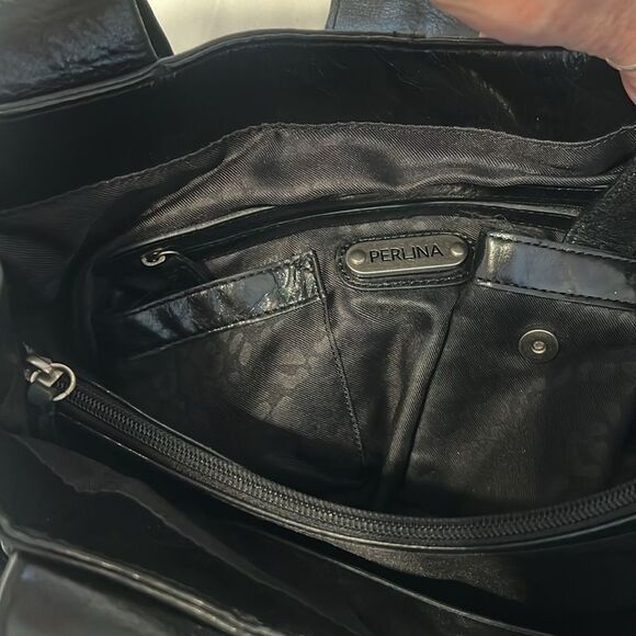 Perlina large black leather handbag 3 inside 1 outside zip pockets EUC - Picture 11 of 17